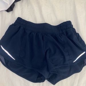 NAVY HOTTY HOTS LULULEMON